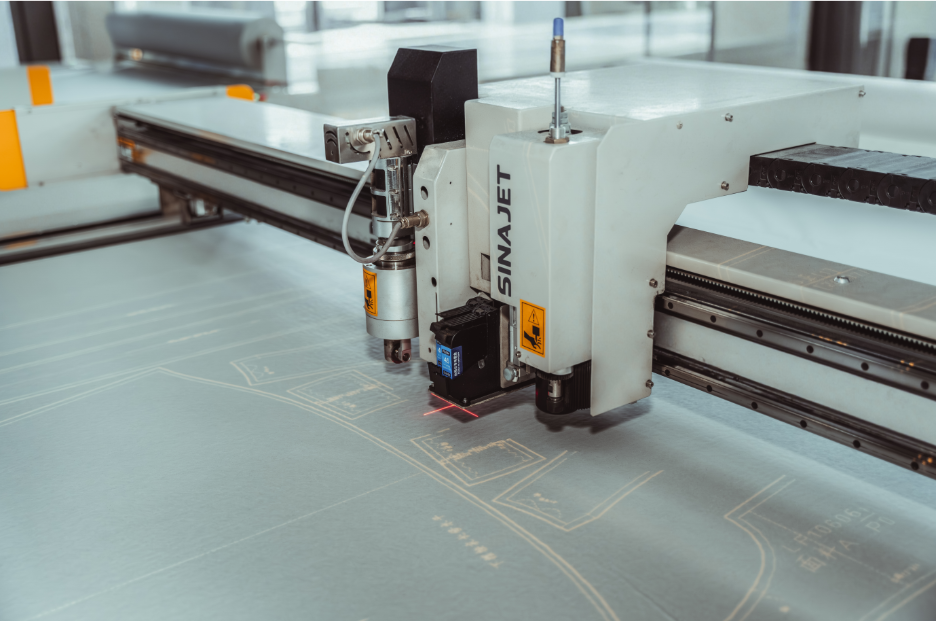 How Private Label Clothing Manufacturers Help Brands Build Their Own Fashion Lines